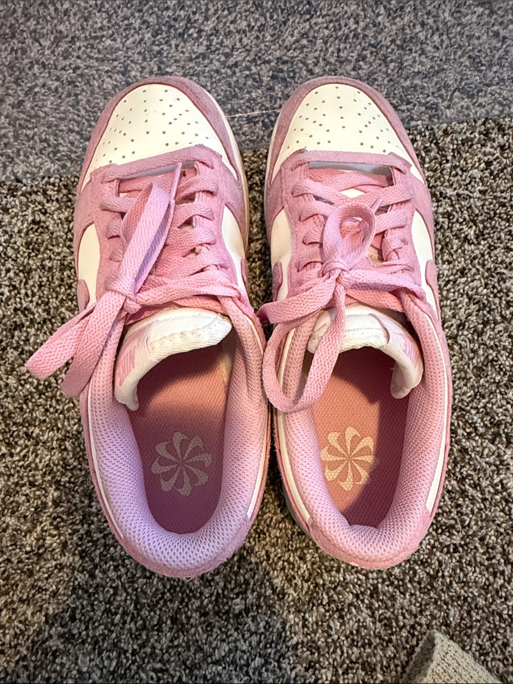 Nike dunks Mens Size 7.5 Pink and White Low-Top Sneakers